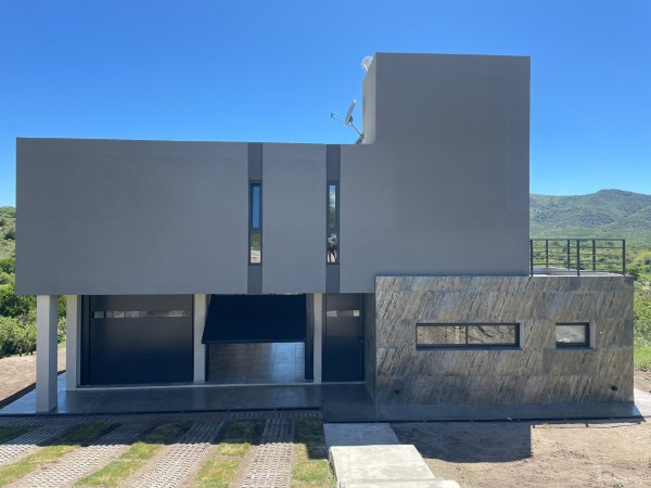 Excepcional Casa 4 Ambientes en Barrio Privado: Malagueño. Tierralta, Cordoba.