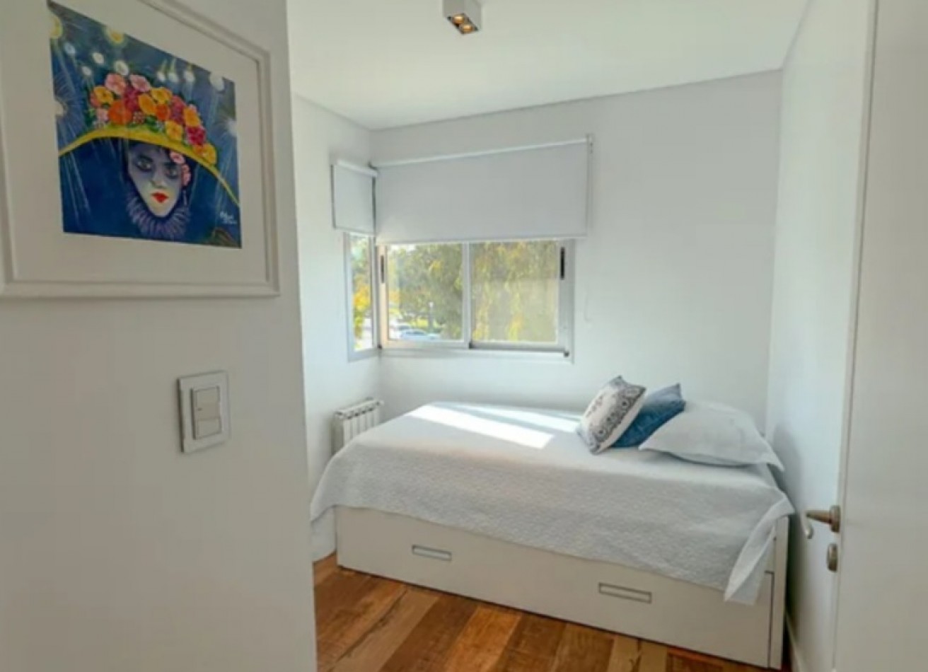 Impresionante casa 6 ambientes con fondo a laguna