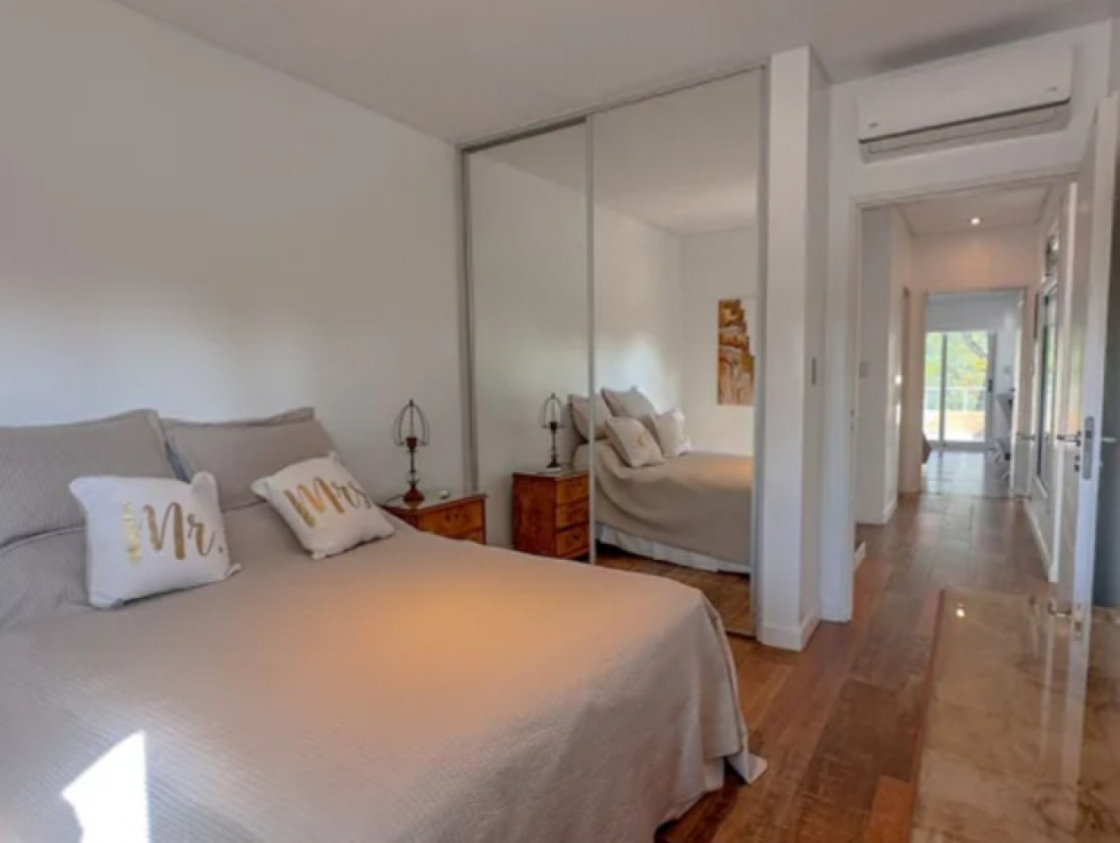 Impresionante casa 6 ambientes con fondo a laguna