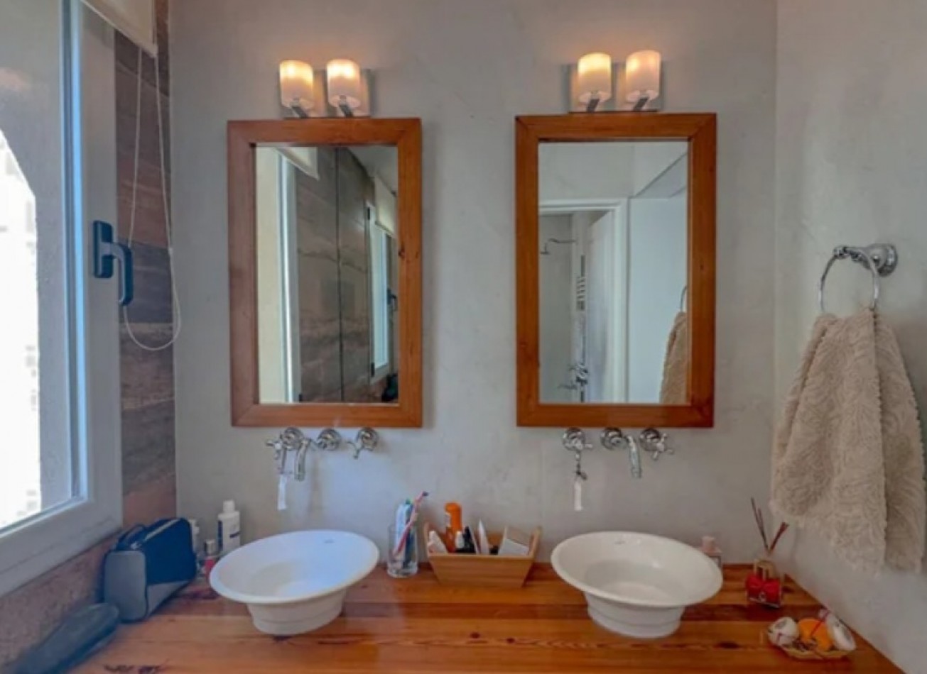 Impresionante casa 6 ambientes con fondo a laguna
