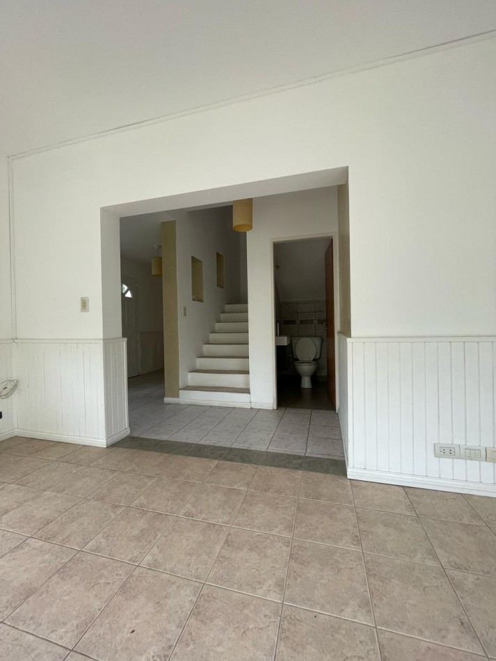 Casa 5 Ambientes en Barrio Privado. Barrio La Barra Village