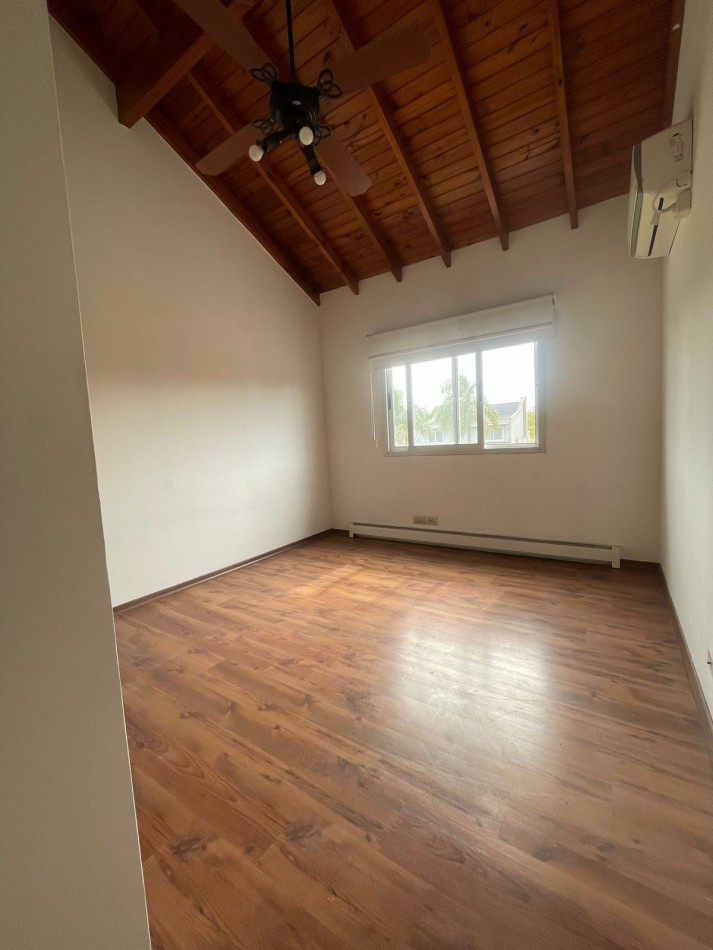 Casa 5 Ambientes en Barrio Privado. Barrio La Barra Village