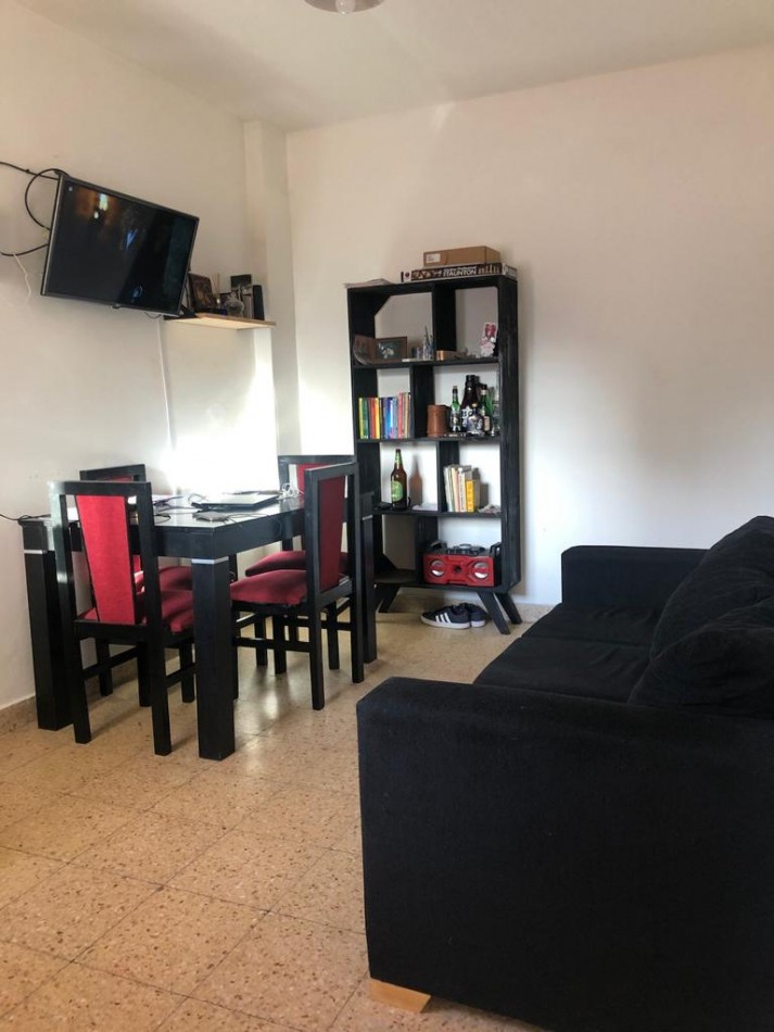 Depto 2 ambientes lateral, a metros de la estacion Lanus