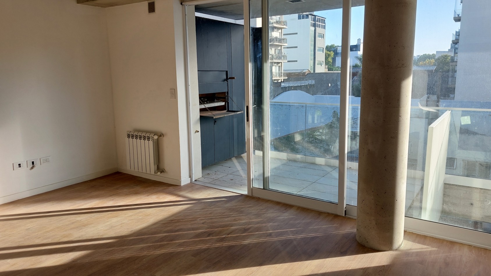 Excelente 2 ambientes. Balcon con parrilla y piscina. APTO CREDITO !!!