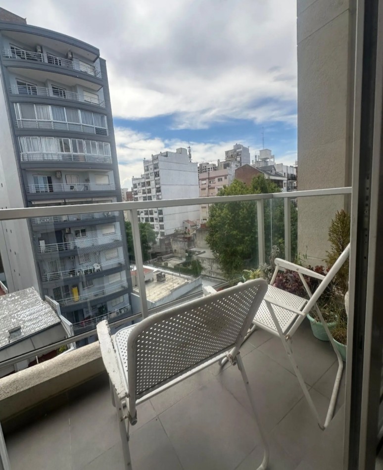 Excelente 2 ambientes con posibilidad de cochera cubierta 