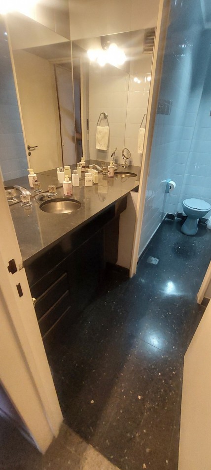 Excelente depto 4 ambientes de 100m2, con dependencia de servicio y 2 balcones