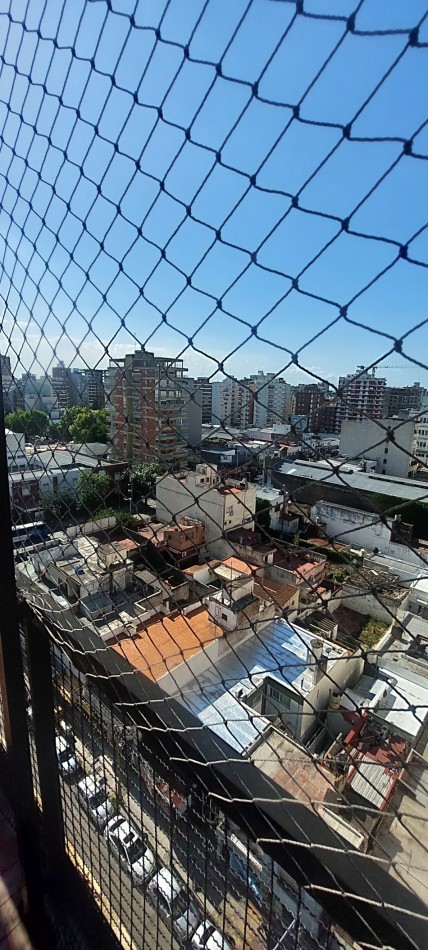 Excelente depto 4 ambientes de 100m2, con dependencia de servicio y 2 balcones
