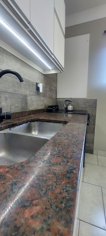 Excelente depto 4 ambientes de 100m2, con dependencia de servicio y 2 balcones
