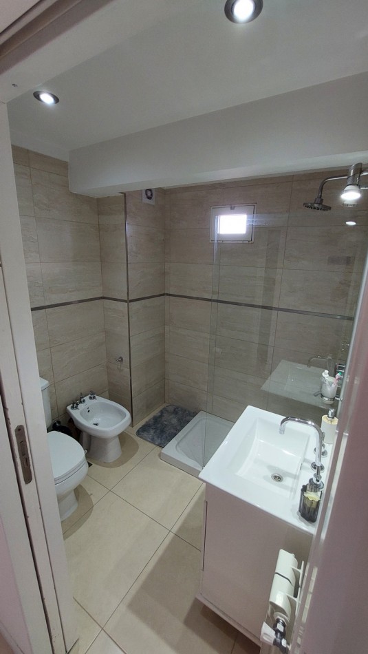 Hermoso 3 ambientes. Con balcon. Cochera opcional