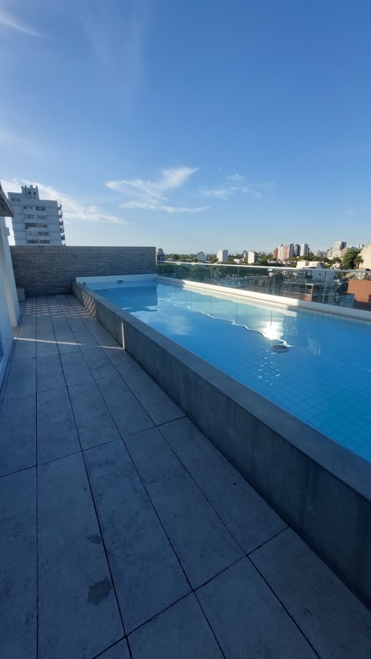 Excelente 2 ambientes. Balcon con parrilla y piscina. APTO CREDITO !!!