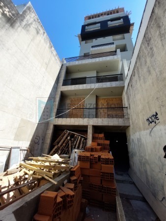 Monoambiente en Construcción en Lanús, sobre Carlos Tejedor al 400