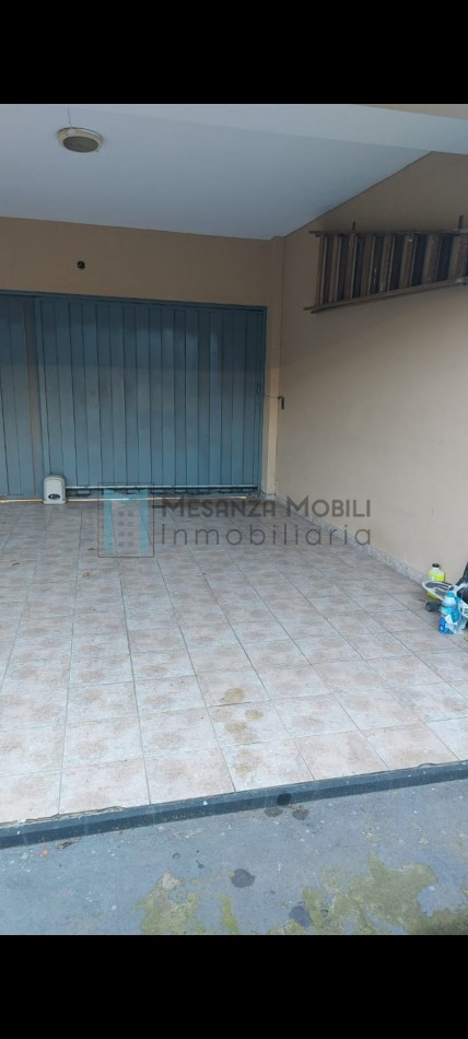 Depto 3 Ambientes con Cochera Cubierta, Dependencia de Servicio y Patio