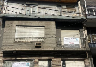 Casa En Lanusita. Ideal Inversion. Construccion De 2 Locales Y Vivienda.